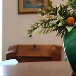 Arancia Quiet, Central, Parking And Air Conditioning Apartman