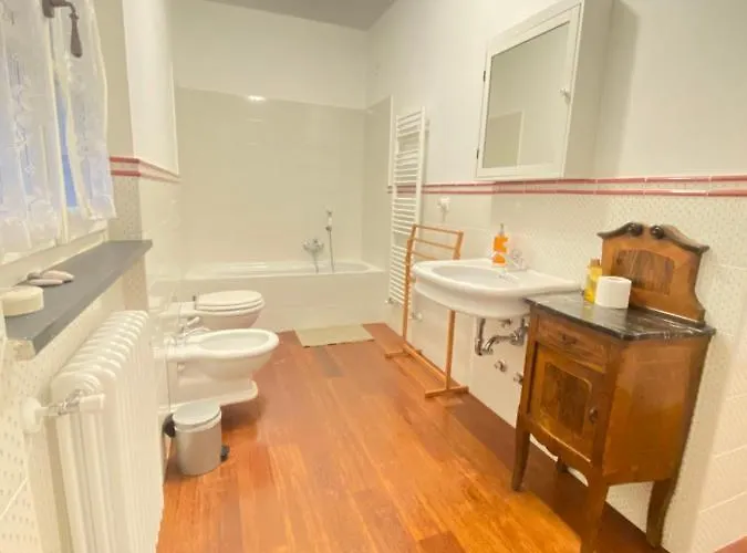 Arancia Quiet, Central, Parking And Air Conditioning