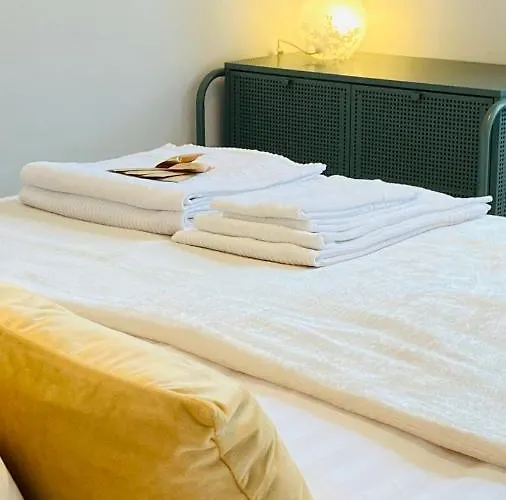 Arancia Quiet, Central, Parking And Air Conditioning Λεβάντο