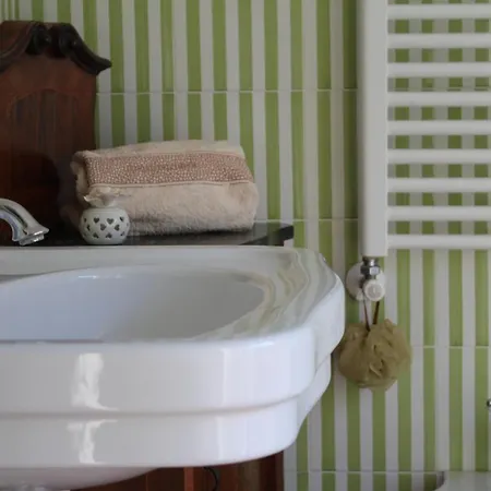 Arancia Quiet, Central, Parking And Air Conditioning Apartment