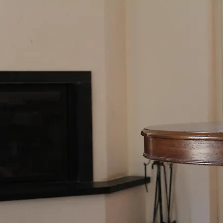 Arancia Quiet, Central, Parking And Air Conditioning Apartment