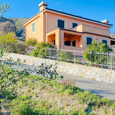 Apartment Arancia Quiet, Central, Parking And Air Conditioning Levanto