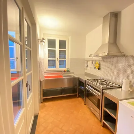 Arancia Quiet, Central, Parking And Air Conditioning Apartment