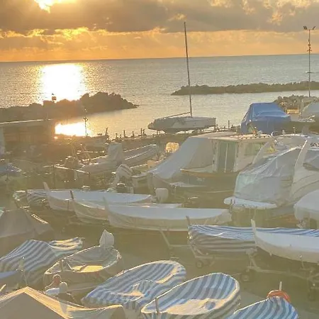 Arancia Quiet, Central, Parking And Air Conditioning Apartment Levanto