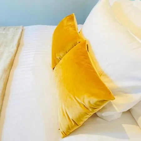 Arancia Quiet, Central, Parking And Air Conditioning Apartament Levanto