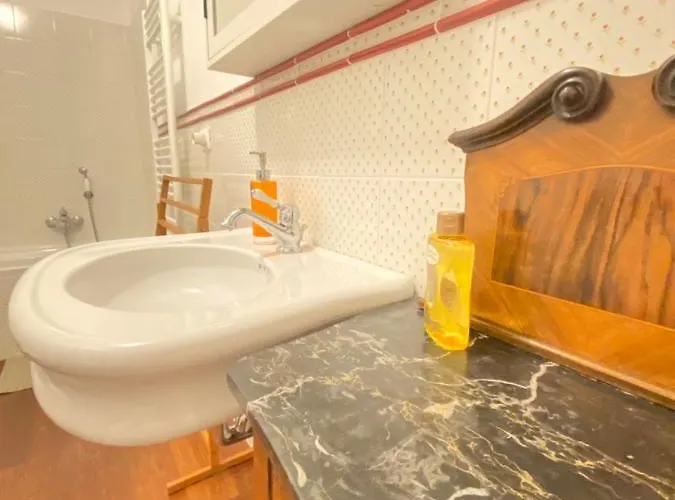 Arancia Quiet, Central, Parking And Air Conditioning Apartment *