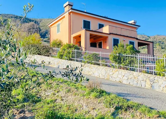 Apartment Arancia Quiet, Central, Parking And Air Conditioning Levanto